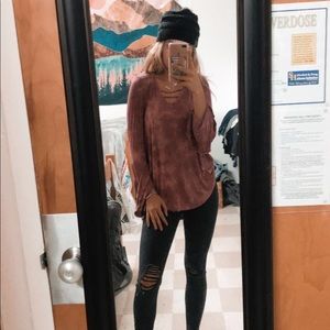 Long sleeve bell bottom sleeve